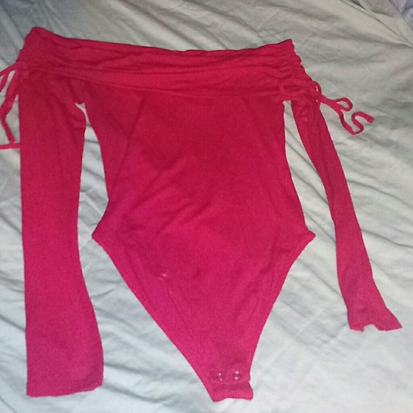 Sexy Cold-shoulder bodysuit - Picture 2 of 8